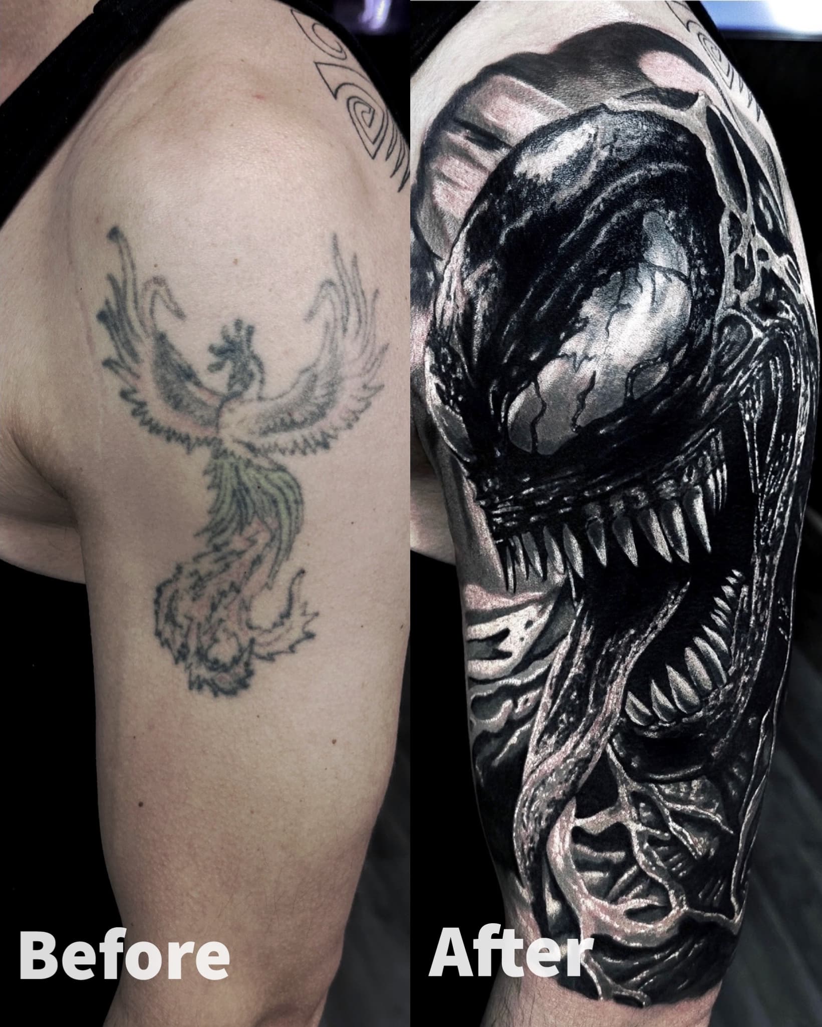 Cover up feniksa na ramieniu — realistyczny Venom z otwarta paszcza w stylu black and grey